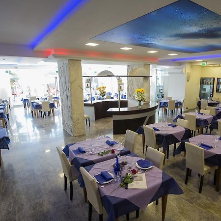 Hotel Roma Марина-ді-Масса Екстер'єр фото