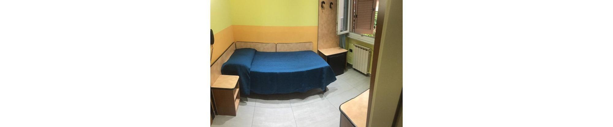 Hotel Roma Марина-ді-Масса Екстер'єр фото