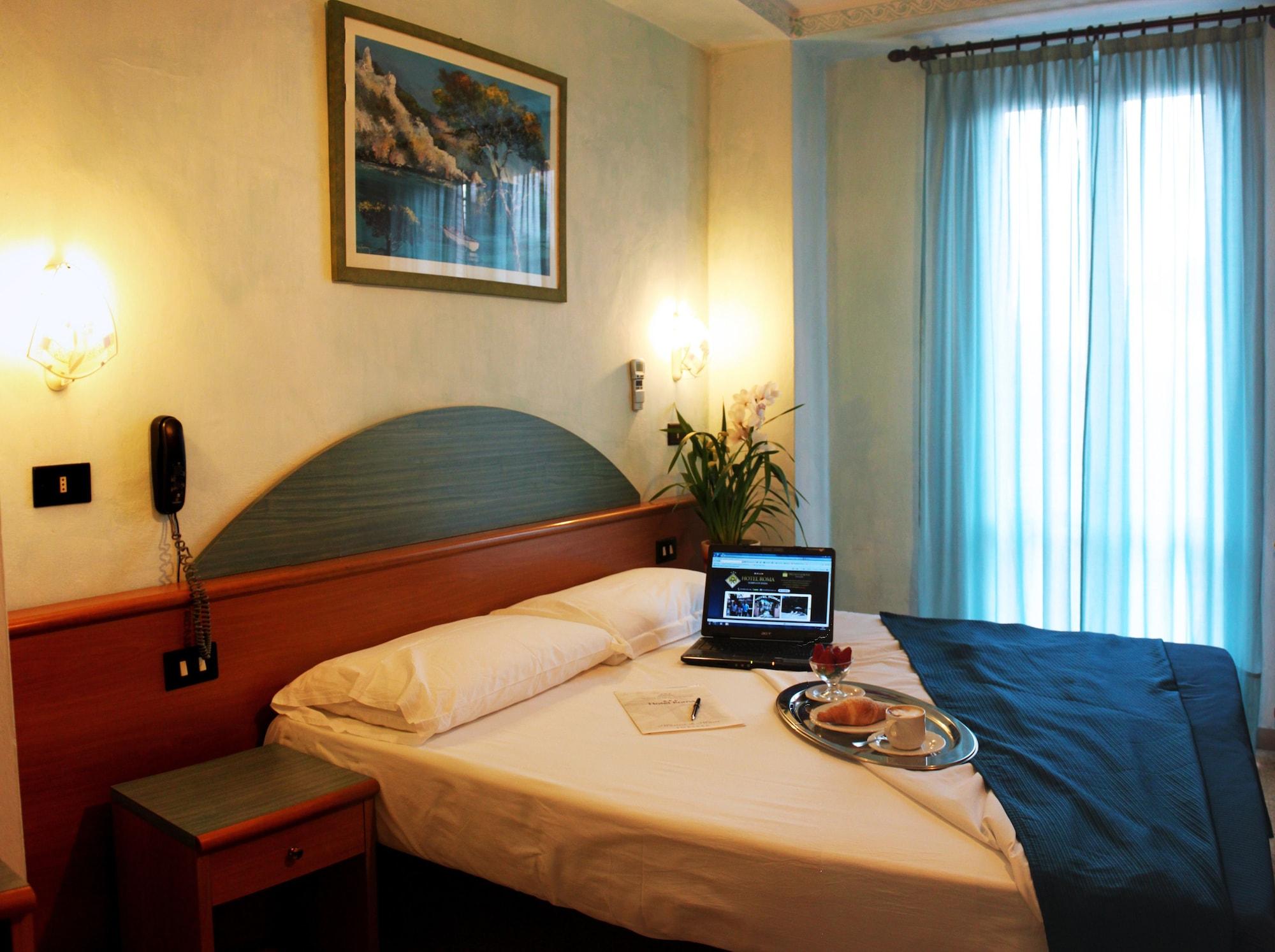 Hotel Roma Марина-ді-Масса Екстер'єр фото