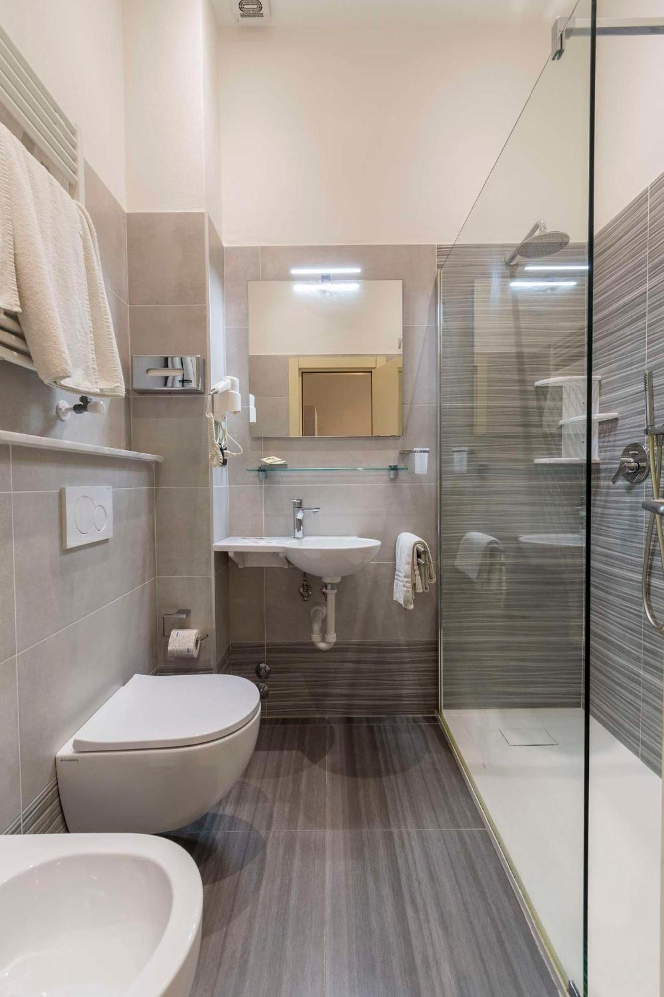 Hotel Roma Марина-ді-Масса Екстер'єр фото