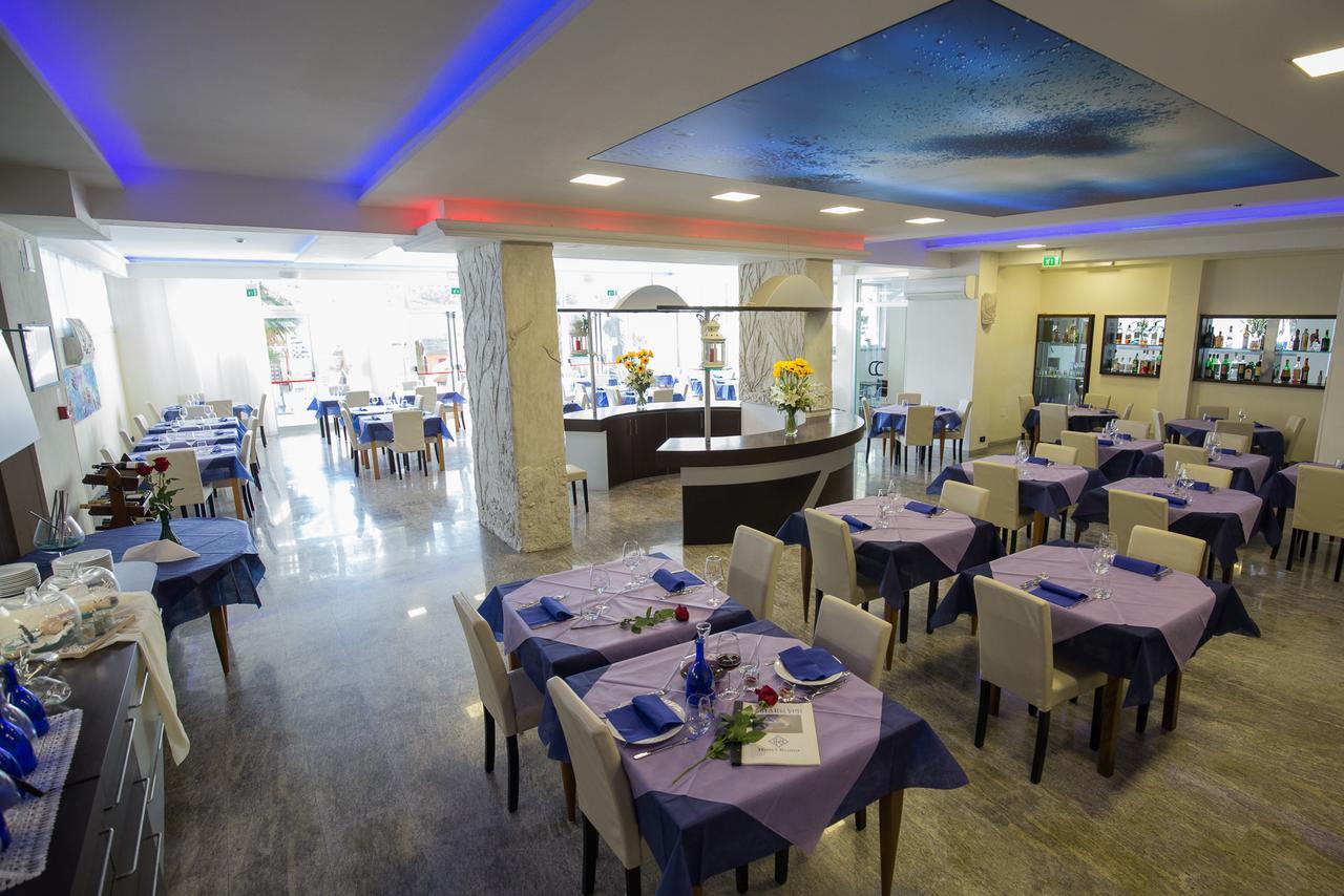 Hotel Roma Марина-ді-Масса Екстер'єр фото